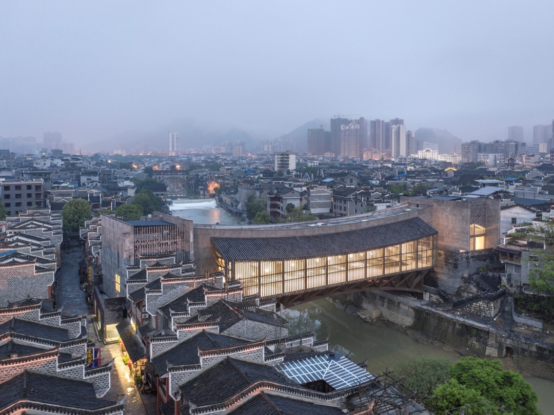 20260601128303.jpg 湖南吉首美術館2.jpg