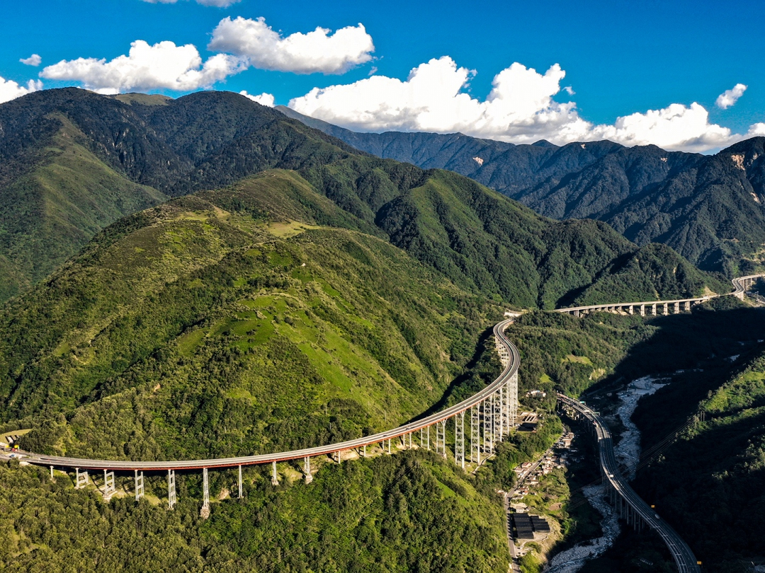 20260601163865.jpg 四川雅安至西昌高速公路2.jpg